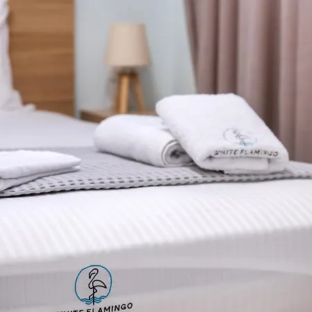 White Flamingo Appartement Nikiana