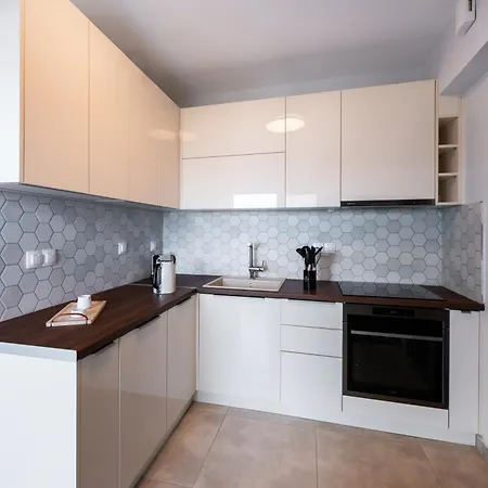 Apartment White Flamingo